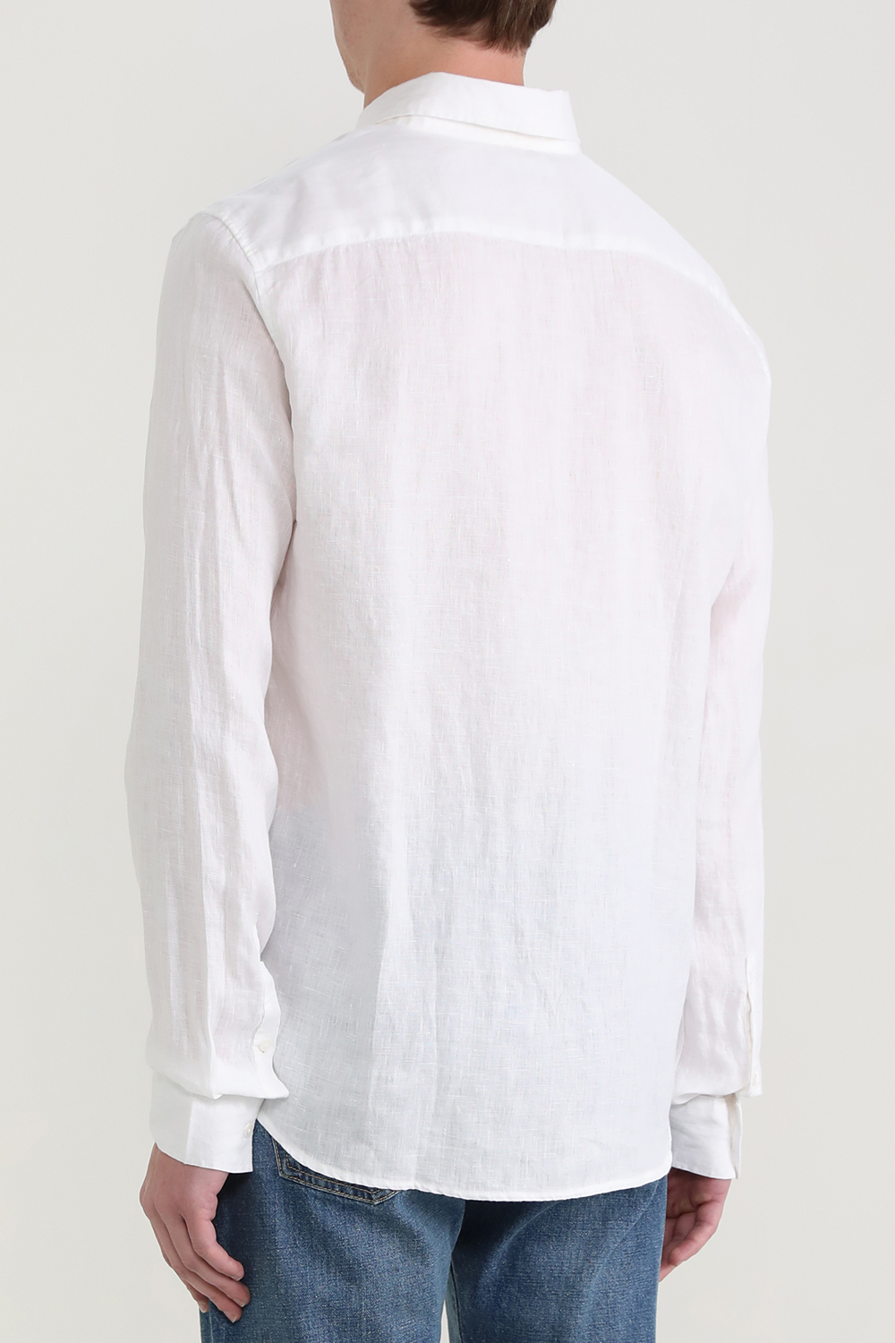 תמונת דוגמן אחורית של חולצת פשתן מכופתרת