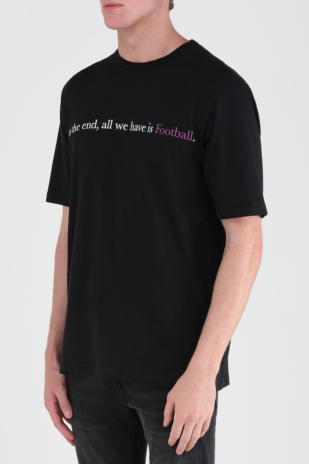 תמונת דוגמן קידמית של חולצת טי עם הדפס כדורגל נוסטלגי