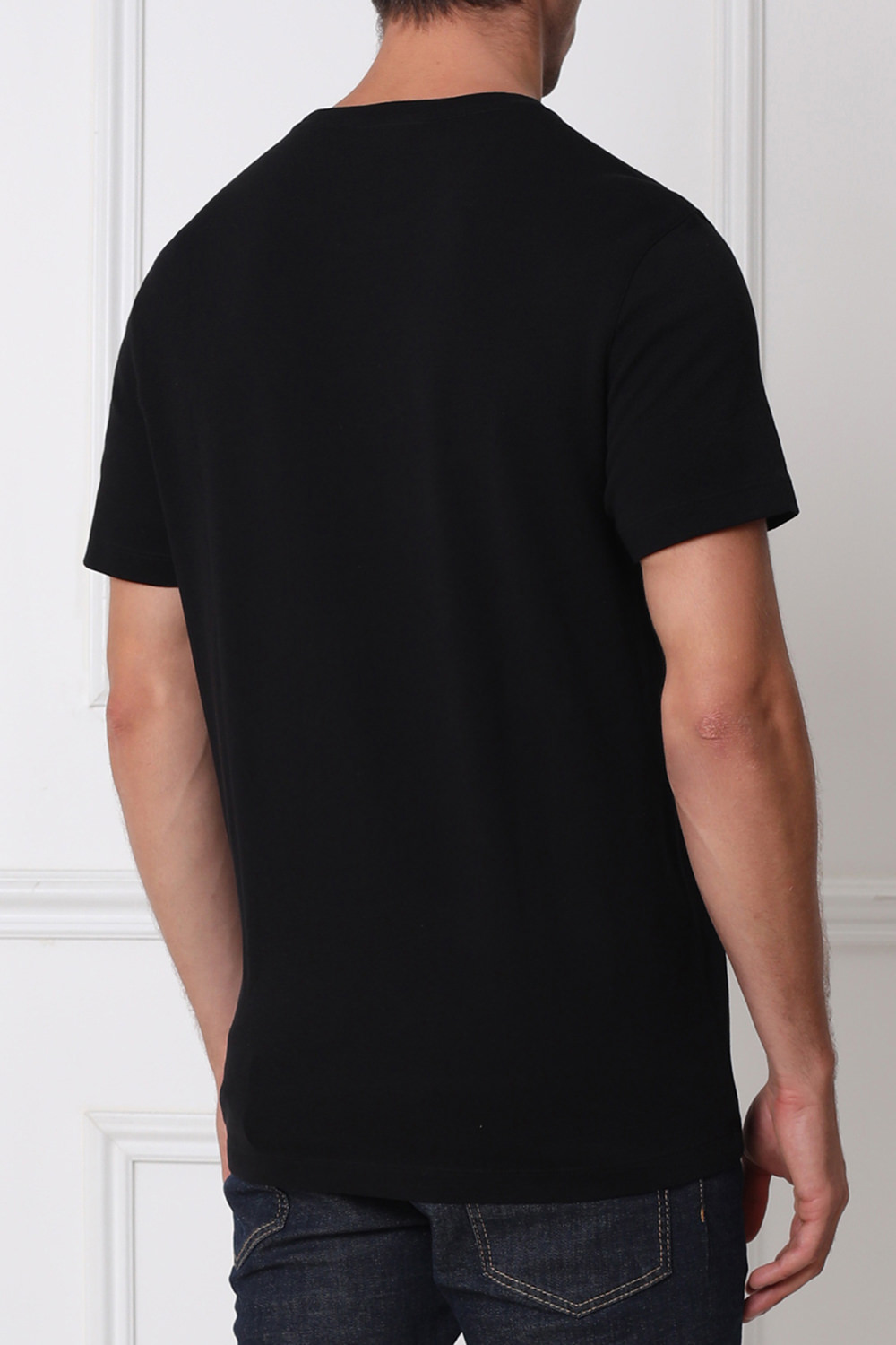 תמונת דוגמן אחורית של Cotton Tee in Black