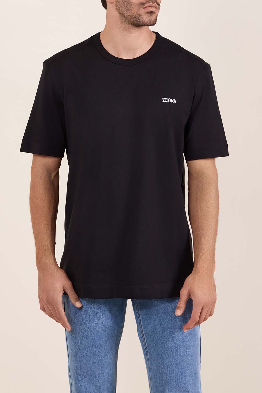 תמונת דוגמן קידמית של חולצת טי