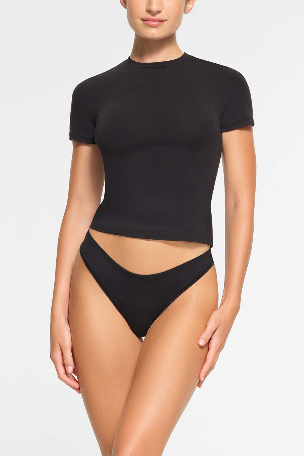 תמונת דוגמן קידמית של T-SHIRT