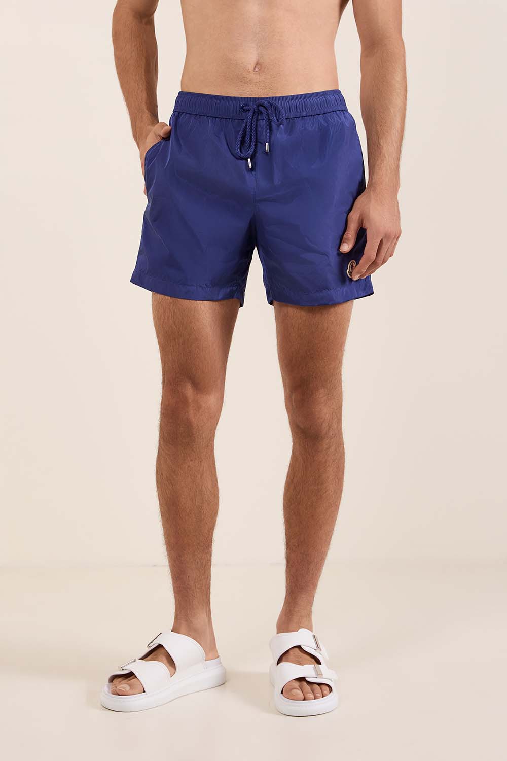 תמונת דוגמן קידמית של מכנסי שחייה