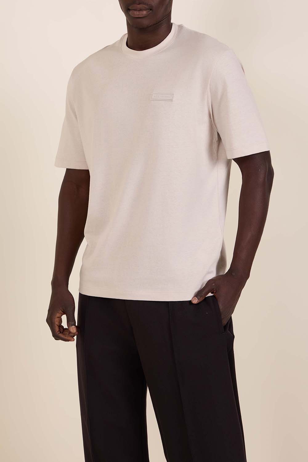 תמונת דוגמן קידמית של חולצת טי