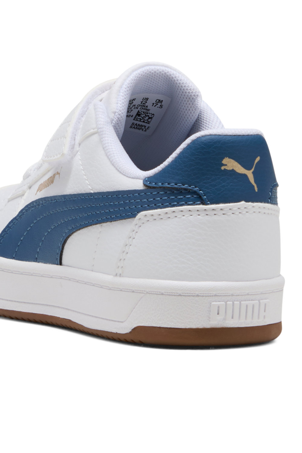 תמונת פנים של נעלי סניקרס