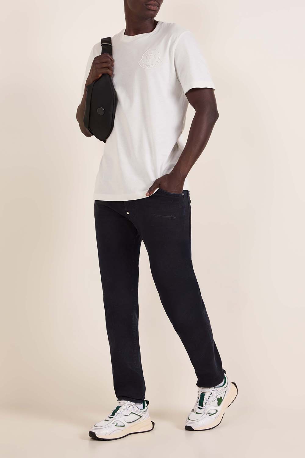 תמונת דוגמן קידמית של נעלי סניקרס ספרינטר