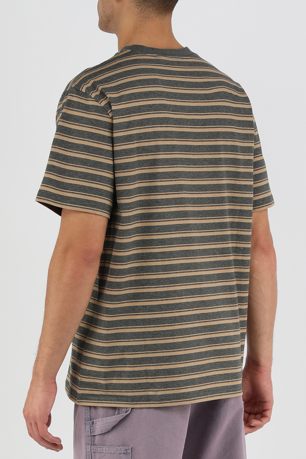 תמונת דוגמן אחורית של חולצת טי עם פסים בגווני בז' ואפור