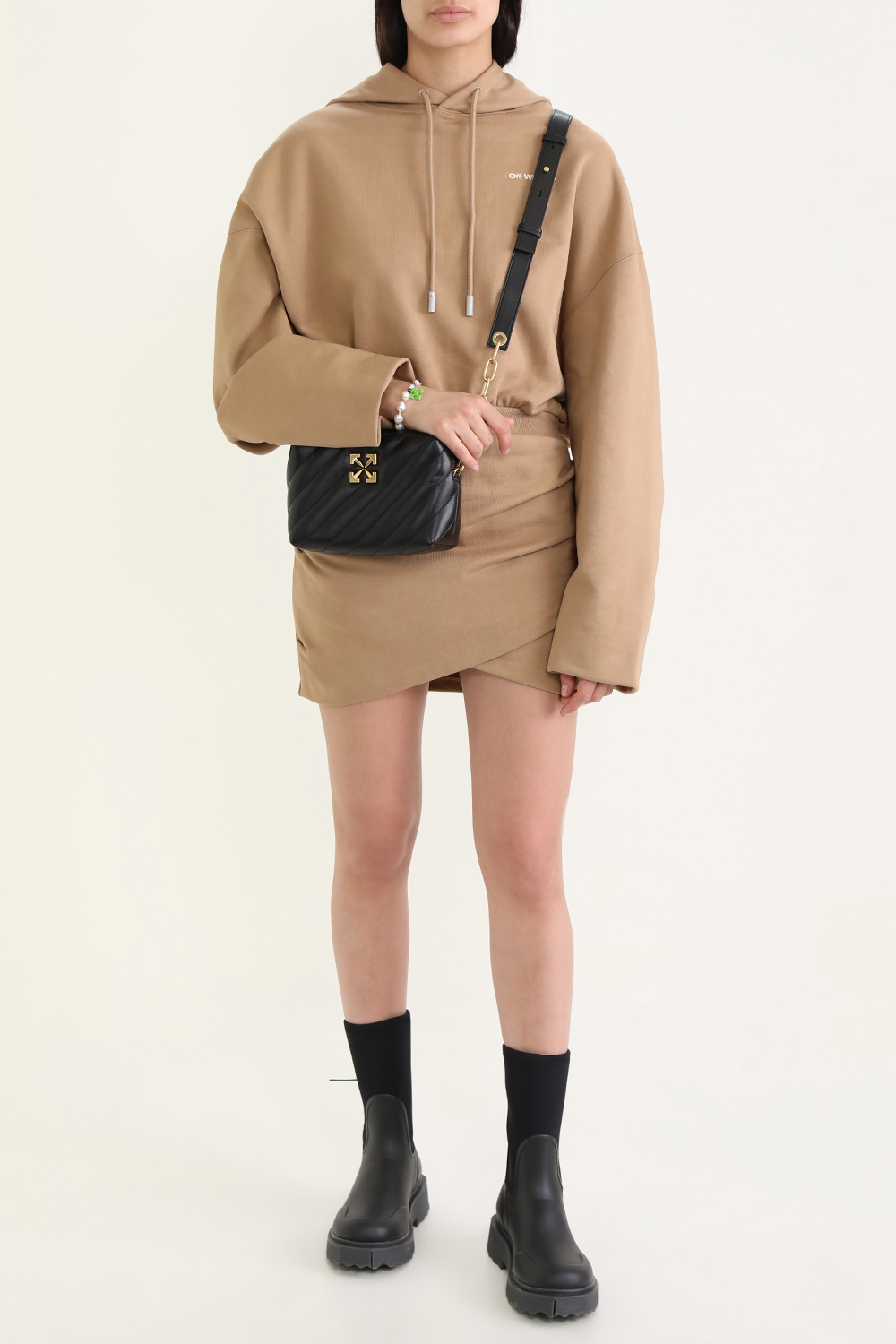 תמונת דוגמן קידמית של מגפוני גומי