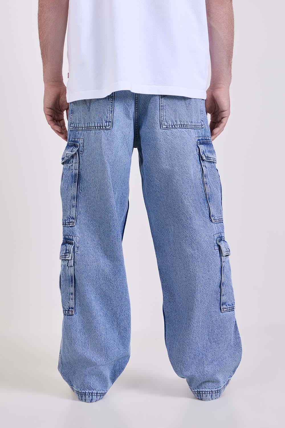 תמונת דוגמן אחורית של מכנסי ג'ינס באגי קרגו 578