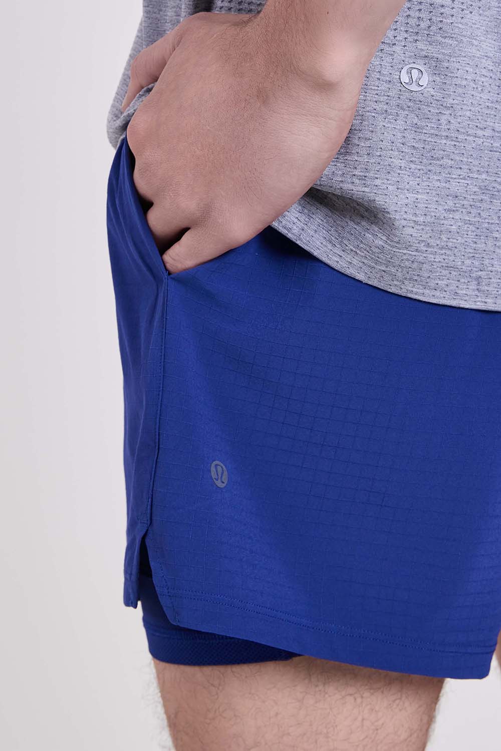 תמונת תקריב דוגמן של License to Train Lined Short 7