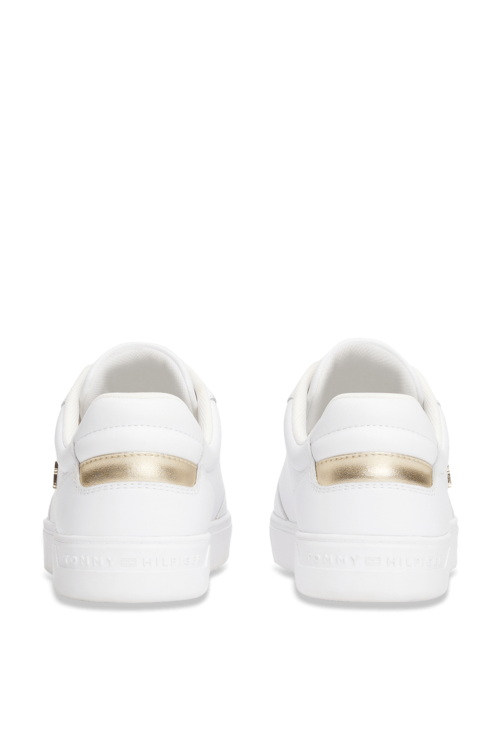 תמונת פנים של נעלי סניקרס