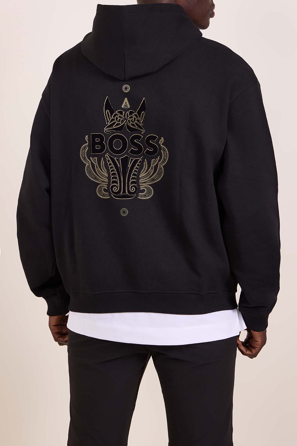 תמונת דוגמן אחורית של סווטשירט קפוצ'ון