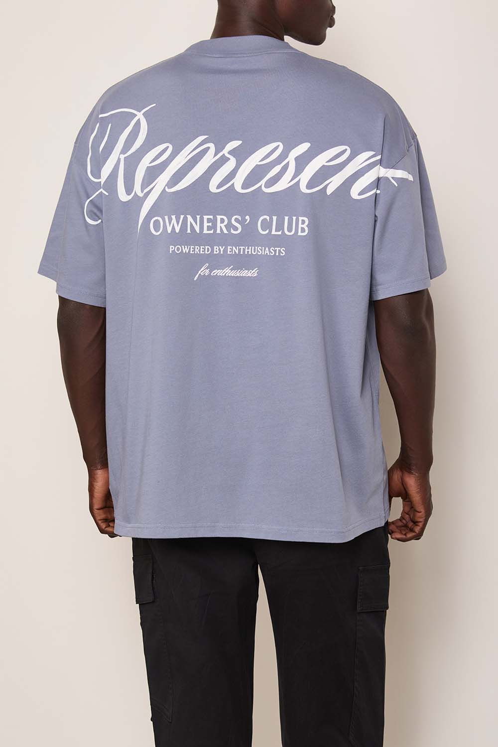 תמונת תקריב דוגמן של חולצת טי