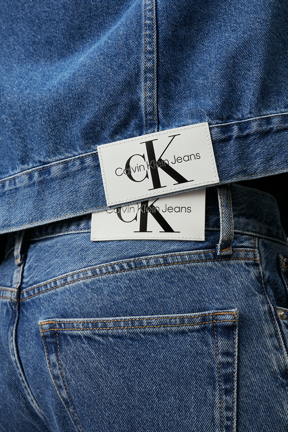 מכנסי ג'ינס בגזרה ישרה CALVIN KLEIN