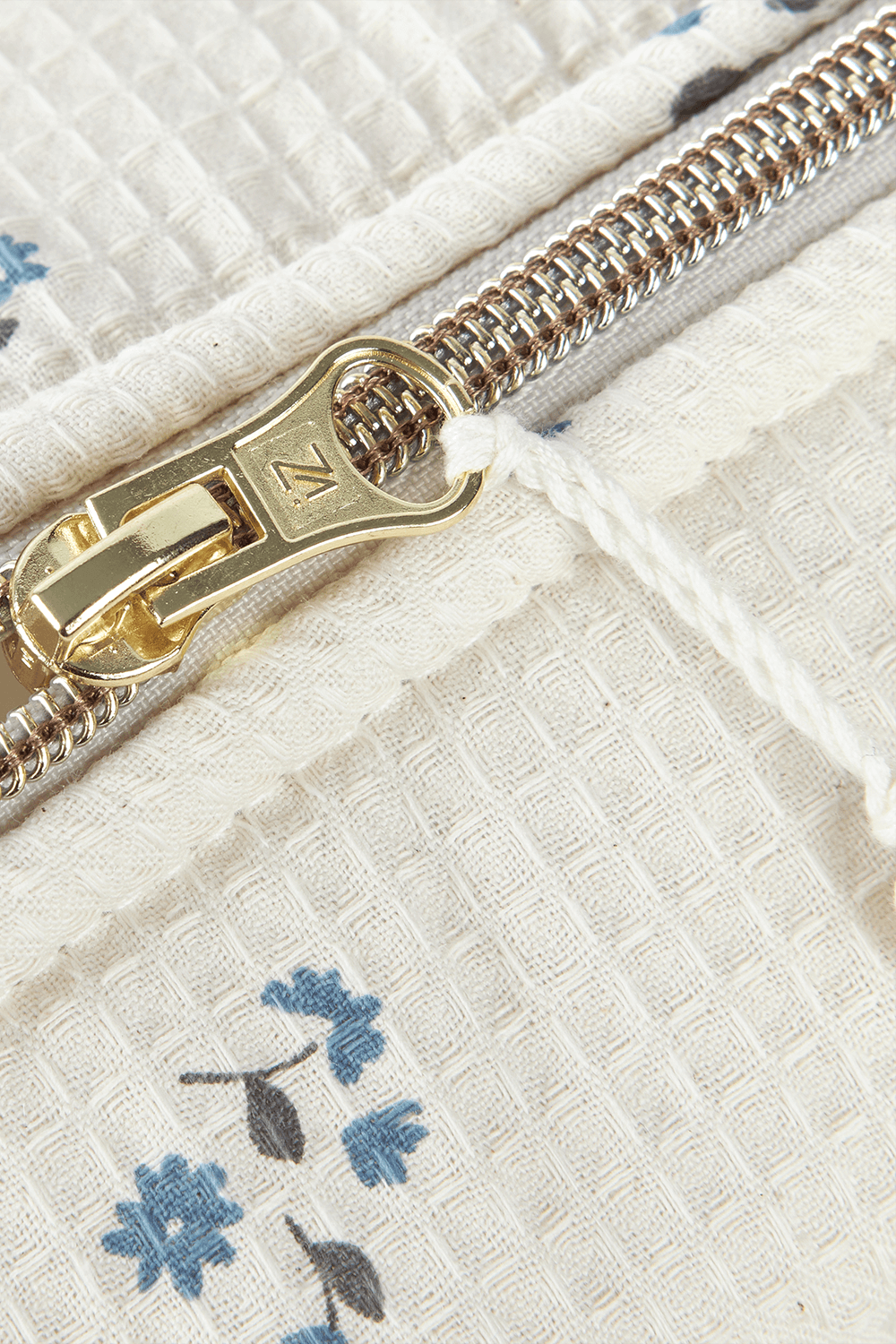 תמונה אחורית של תיק החתלה גאלה עמיד למים