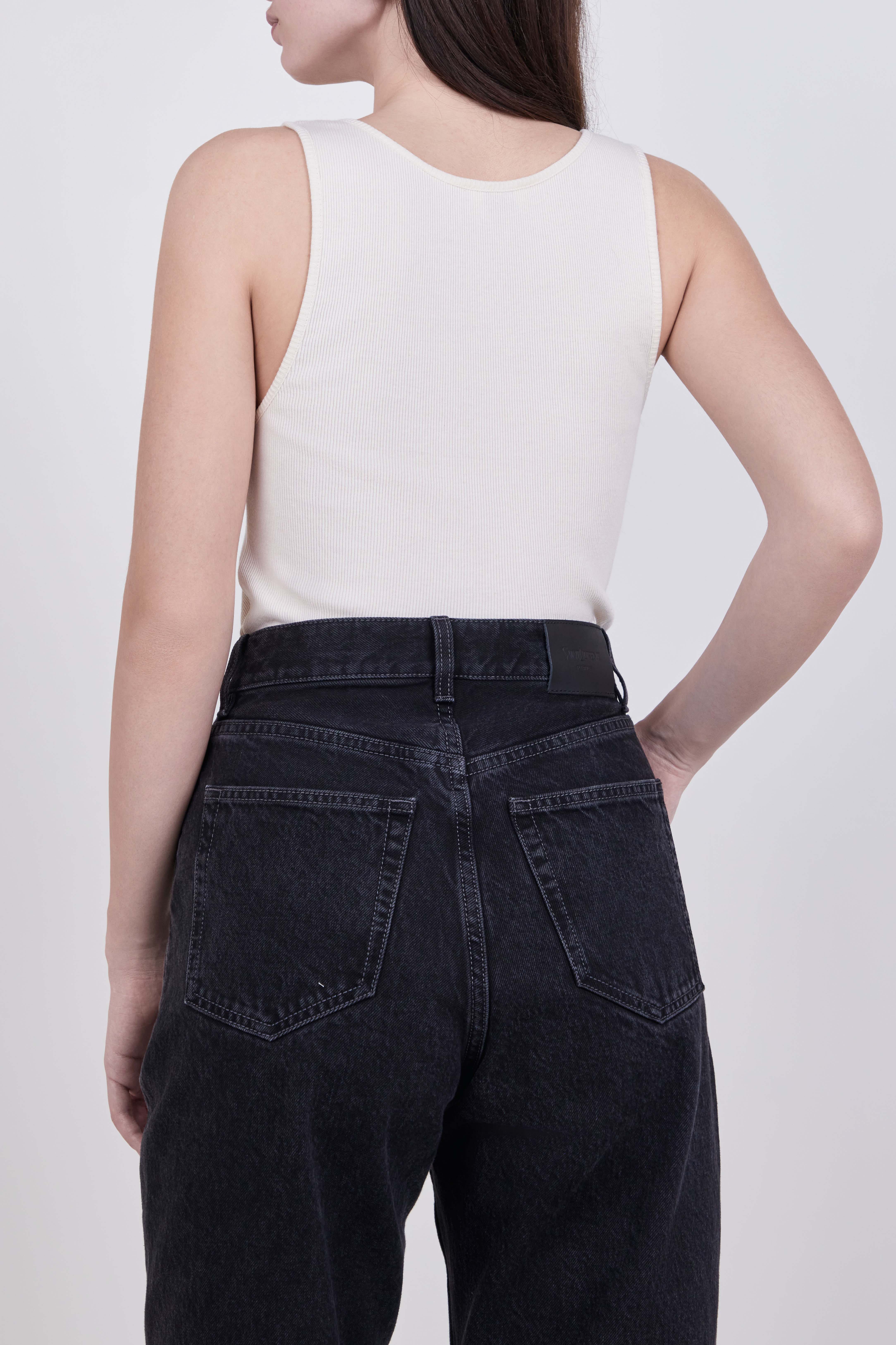 תמונת דוגמן אחורית של גופית ריב