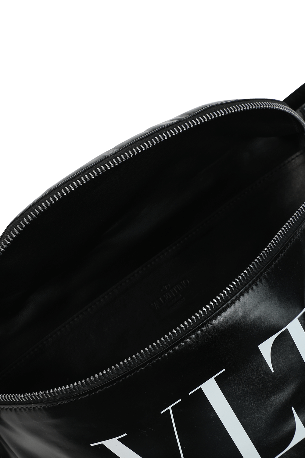 תמונת פנים של תיק פאוץ' מעור מבריק