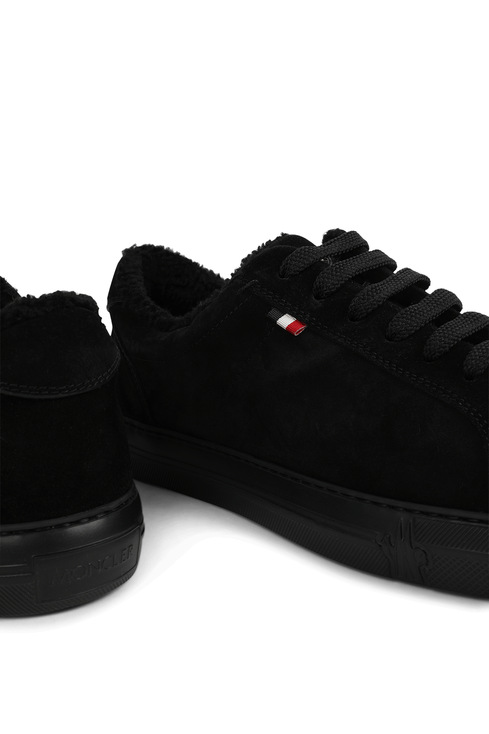 תמונת תקריב של נעלי סניקרס ניו מונקו