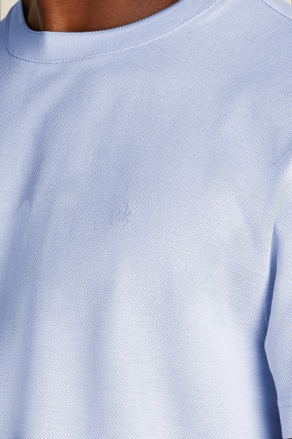 תמונת תקריב דוגמן של חולצת טי