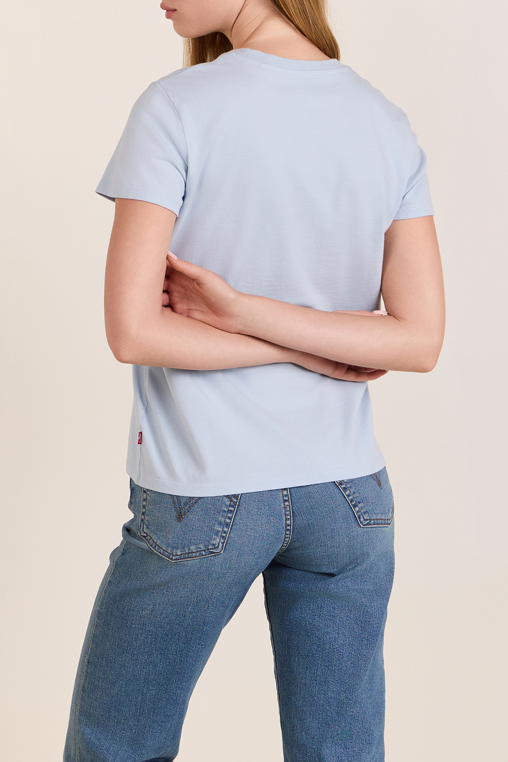 תמונת דוגמן אחורית של חולצת טי פרפקט