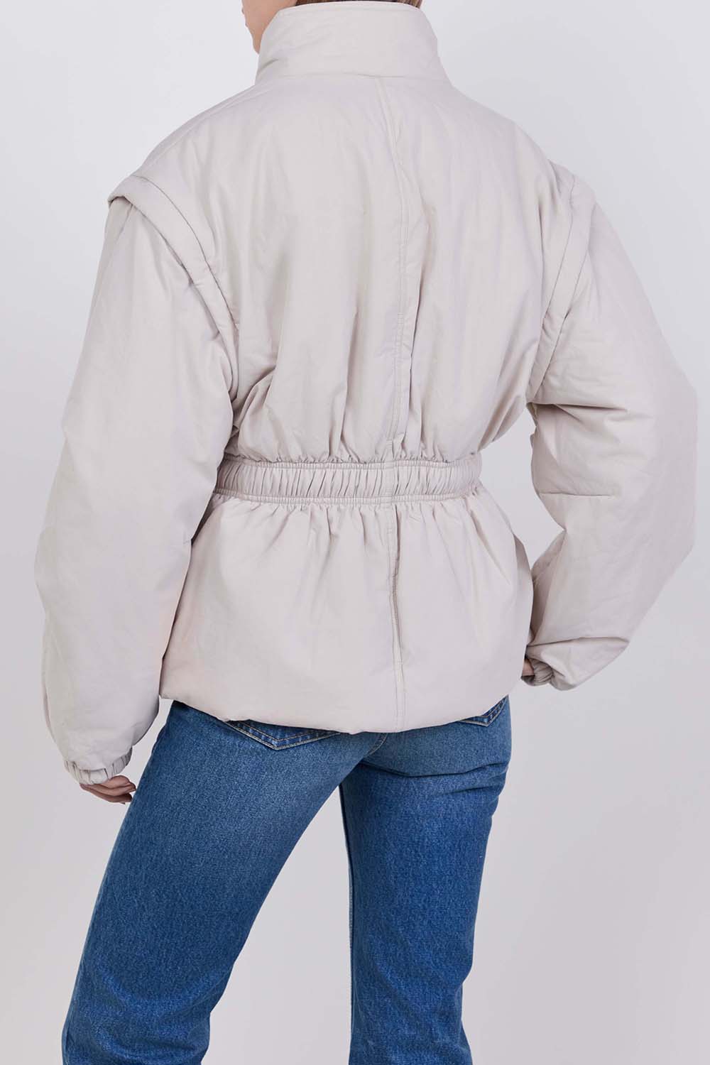 תמונת תקריב דוגמן של ז'קט פוך