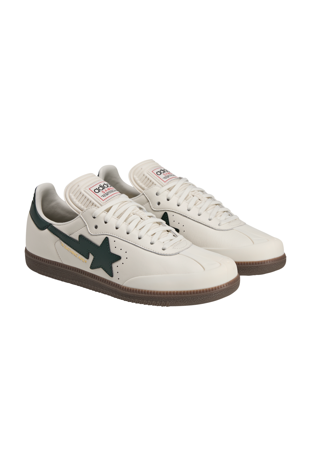 תמונת תקריב של נעלי סניקרס סמבה אדידס X בייפ