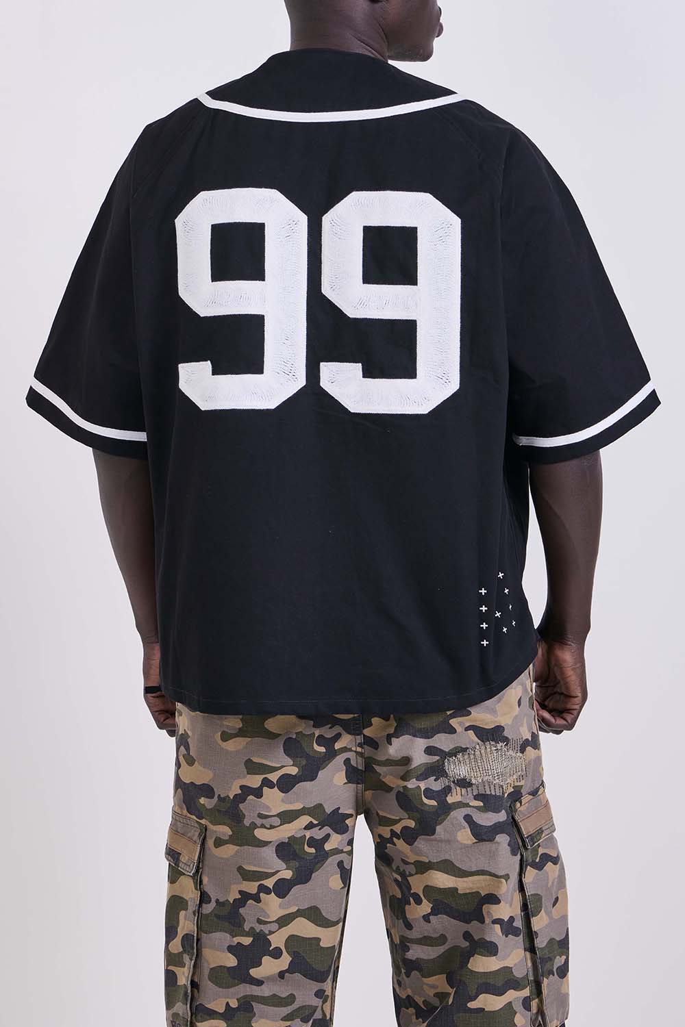 תמונת דוגמן אחורית של חולצת בייסבול קצרה