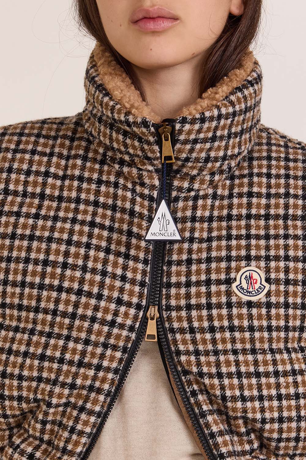 תמונת תקריב דוגמן של וסט פוך