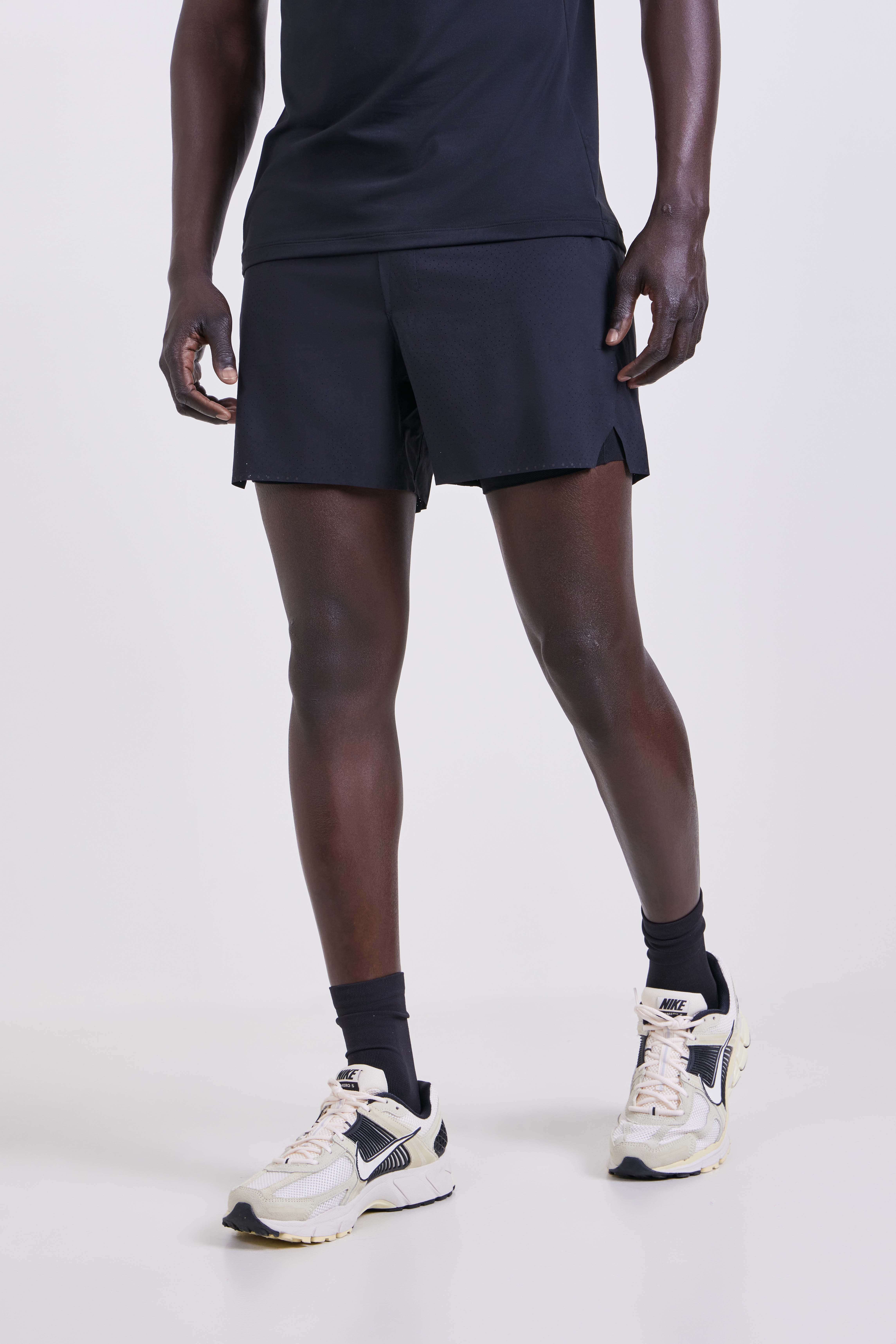 תמונת דוגמן קידמית של Fast And Free Running Short Lined 5