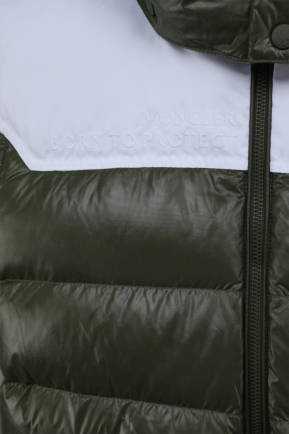 תמונה אחורית של מעיל וסט ירוק מדגם גניצ'י