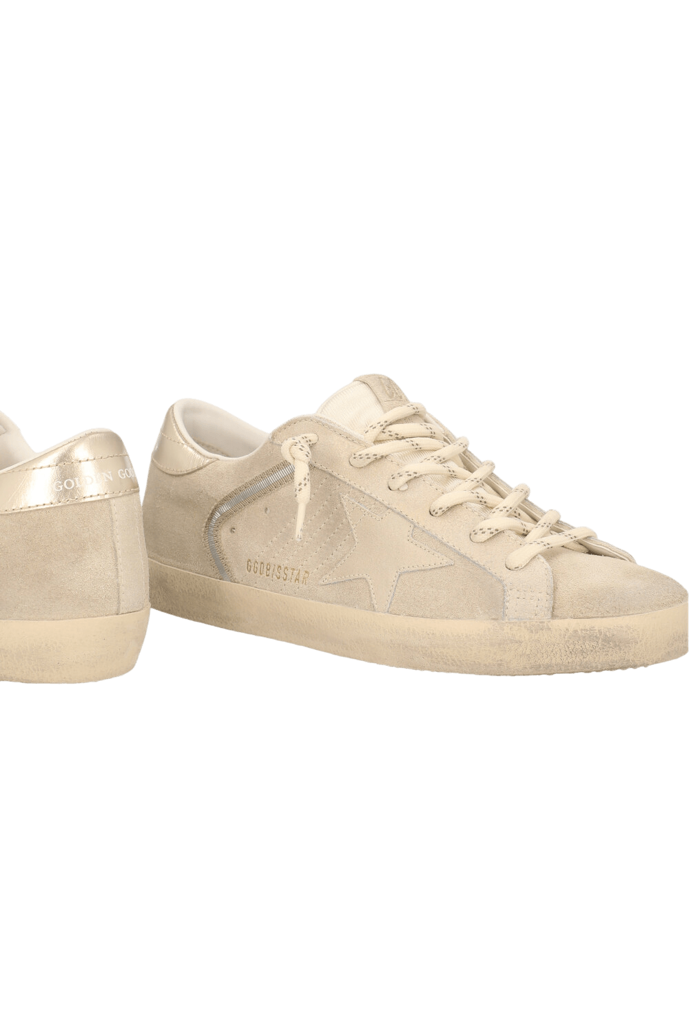 תמונת תקריב של נעלי סניקרס סופר סטאר