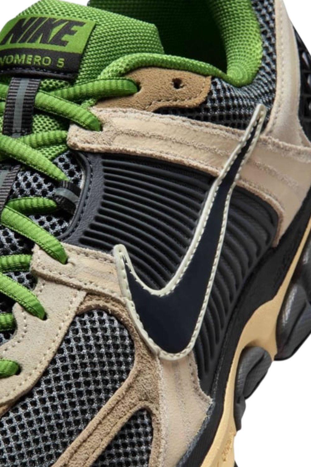 תמונת פנים של נעלי סניקרס זום וומרו 5