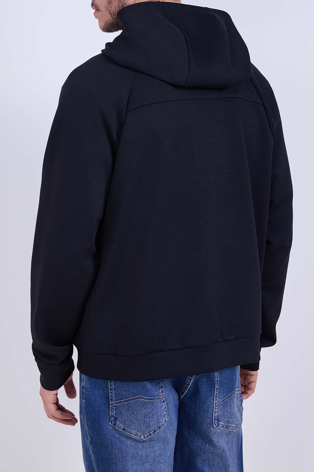 תמונת דוגמן אחורית של קפוצ'ון עם רוכסן