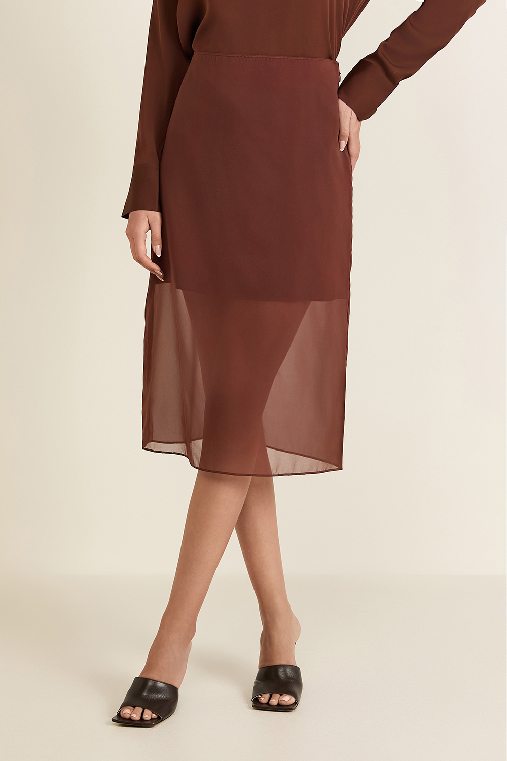 תמונת דוגמן קידמית של חצאית משי