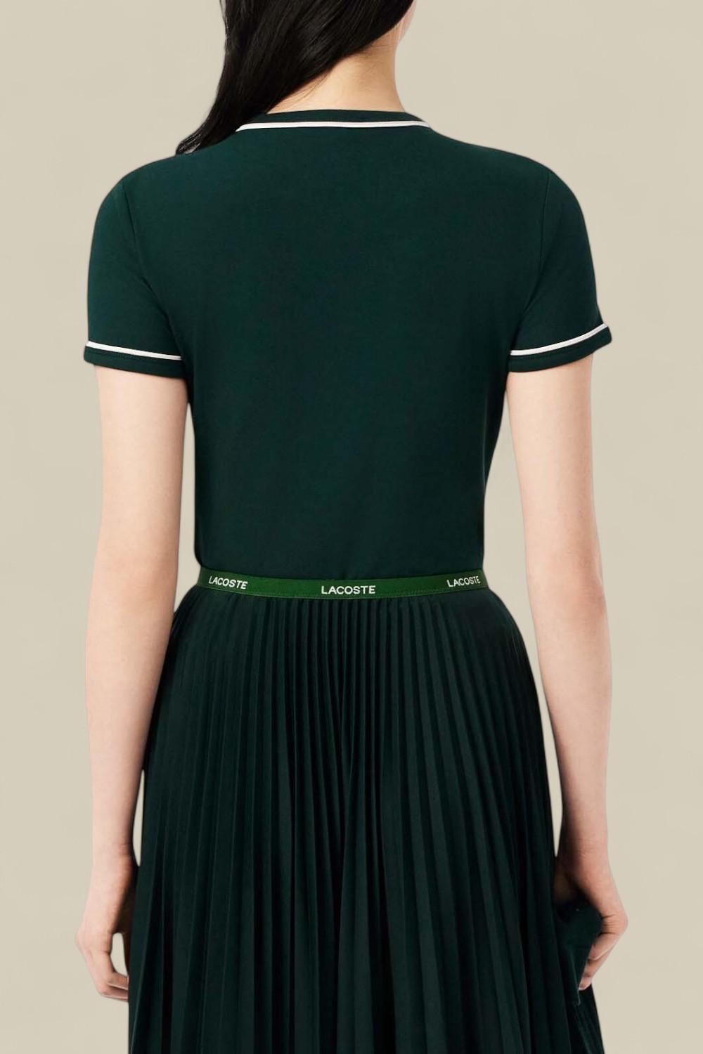 תמונת דוגמן אחורית של חולצת טי