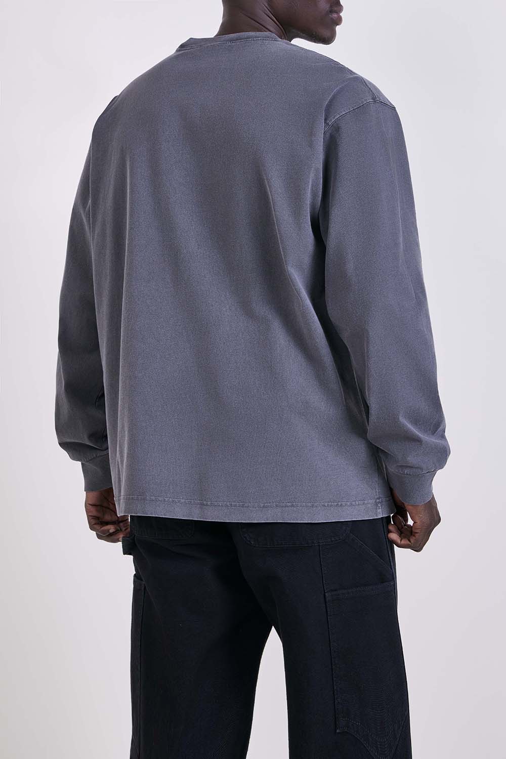 תמונת דוגמן אחורית של חולצת טי ארוכה