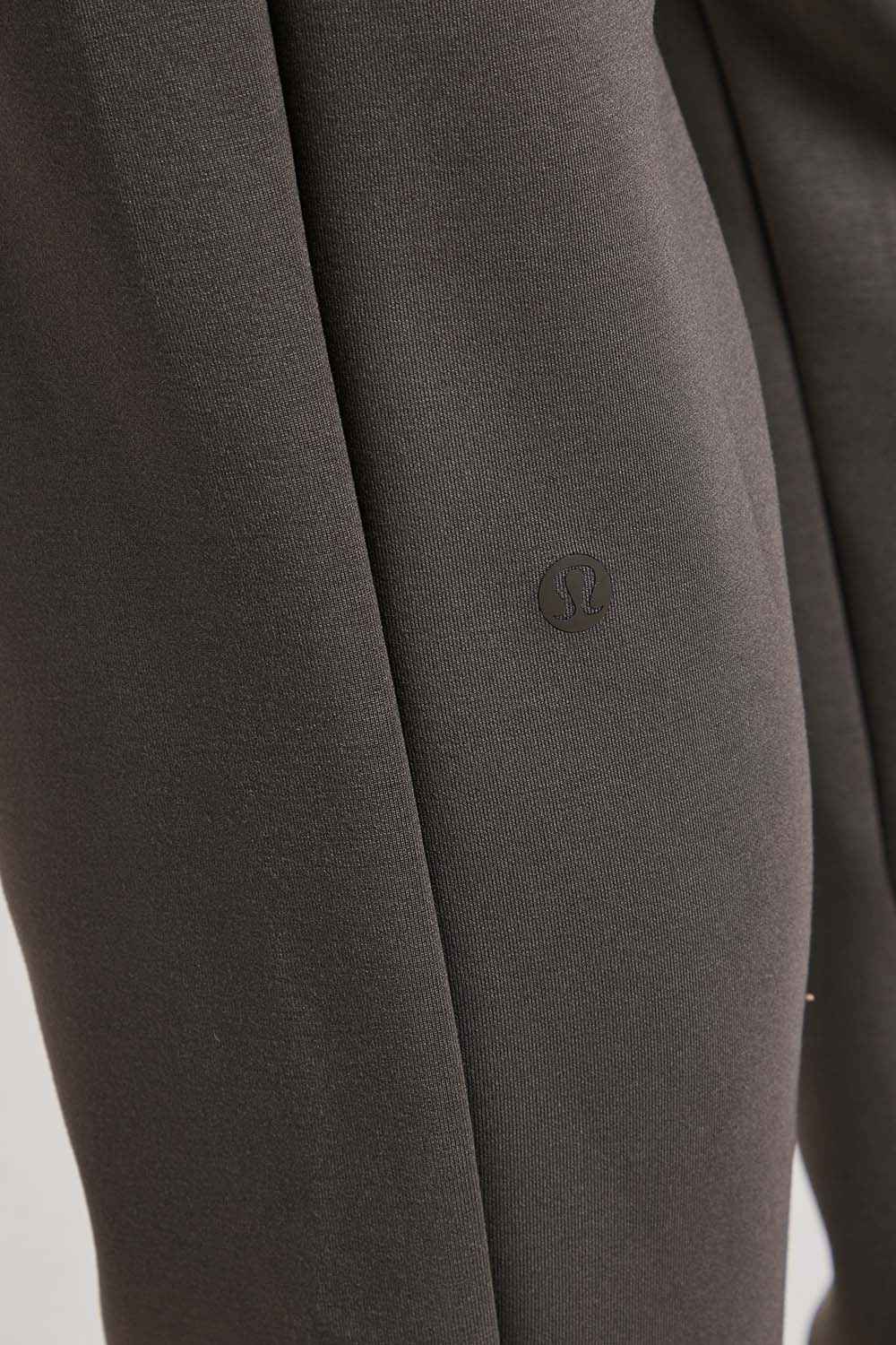 תמונת תקריב דוגמן של Smooth Spacer Jogger Regular