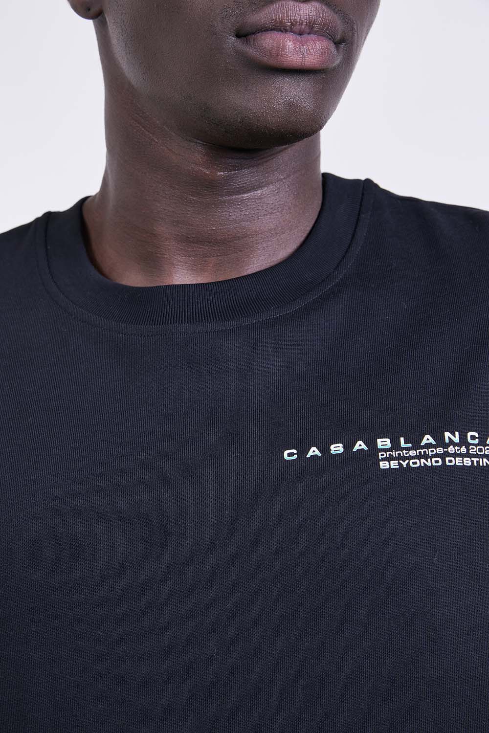 תמונת תקריב דוגמן של חולצת טי אוברסייז