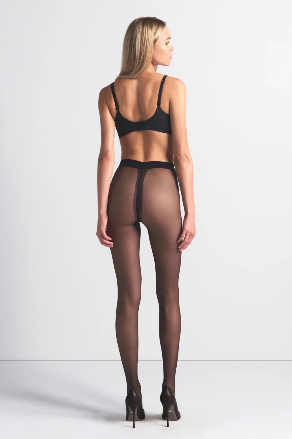 תמונת דוגמן אחורית של SHEER TIGHT