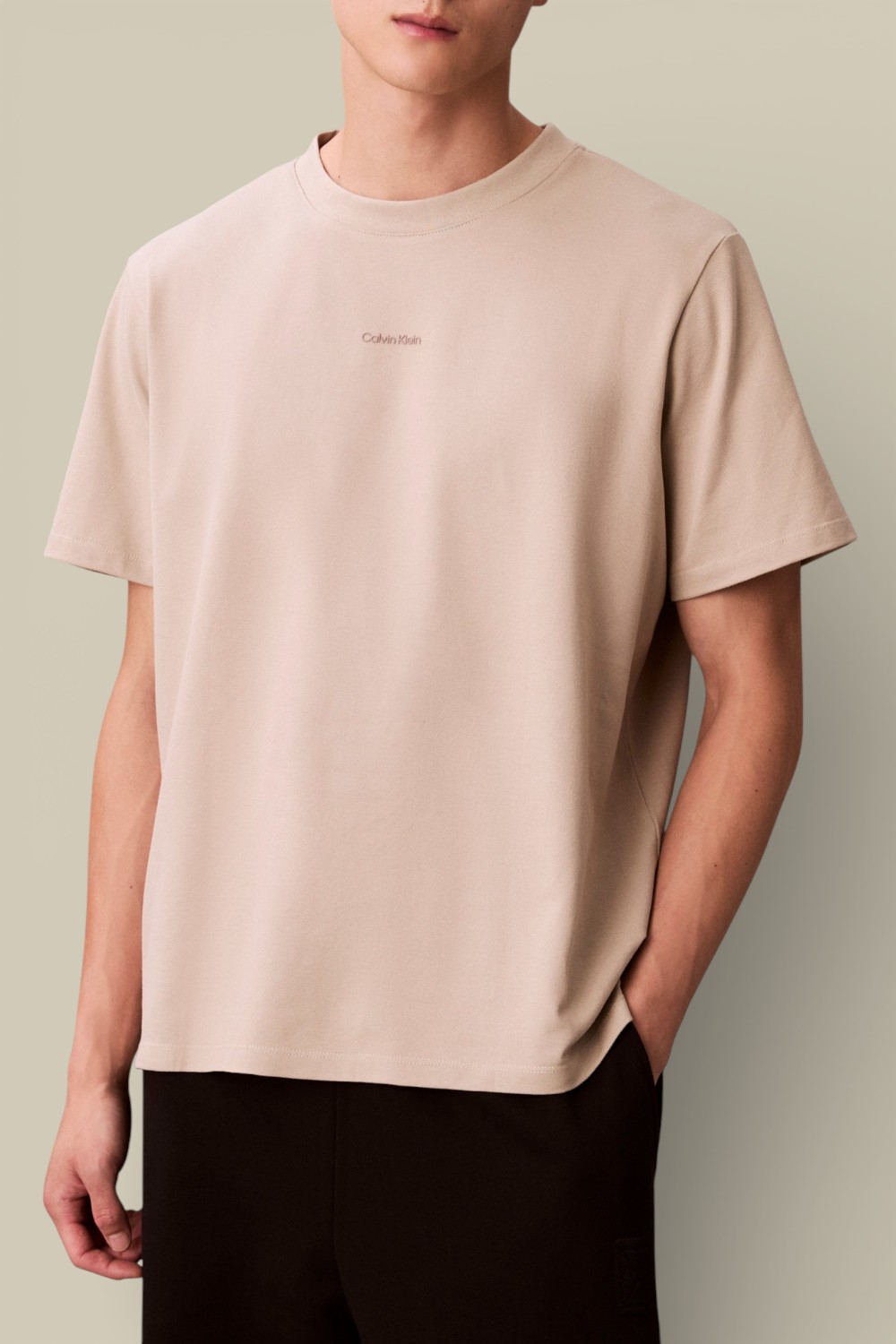 תמונת דוגמן קידמית של חולצת טי