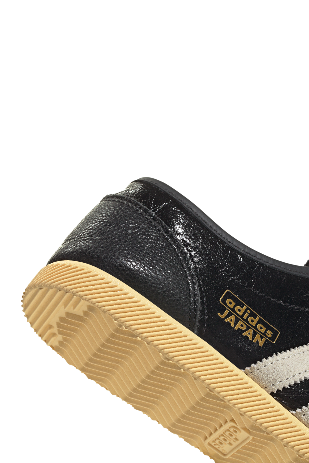 נעלי סניקרס יפן