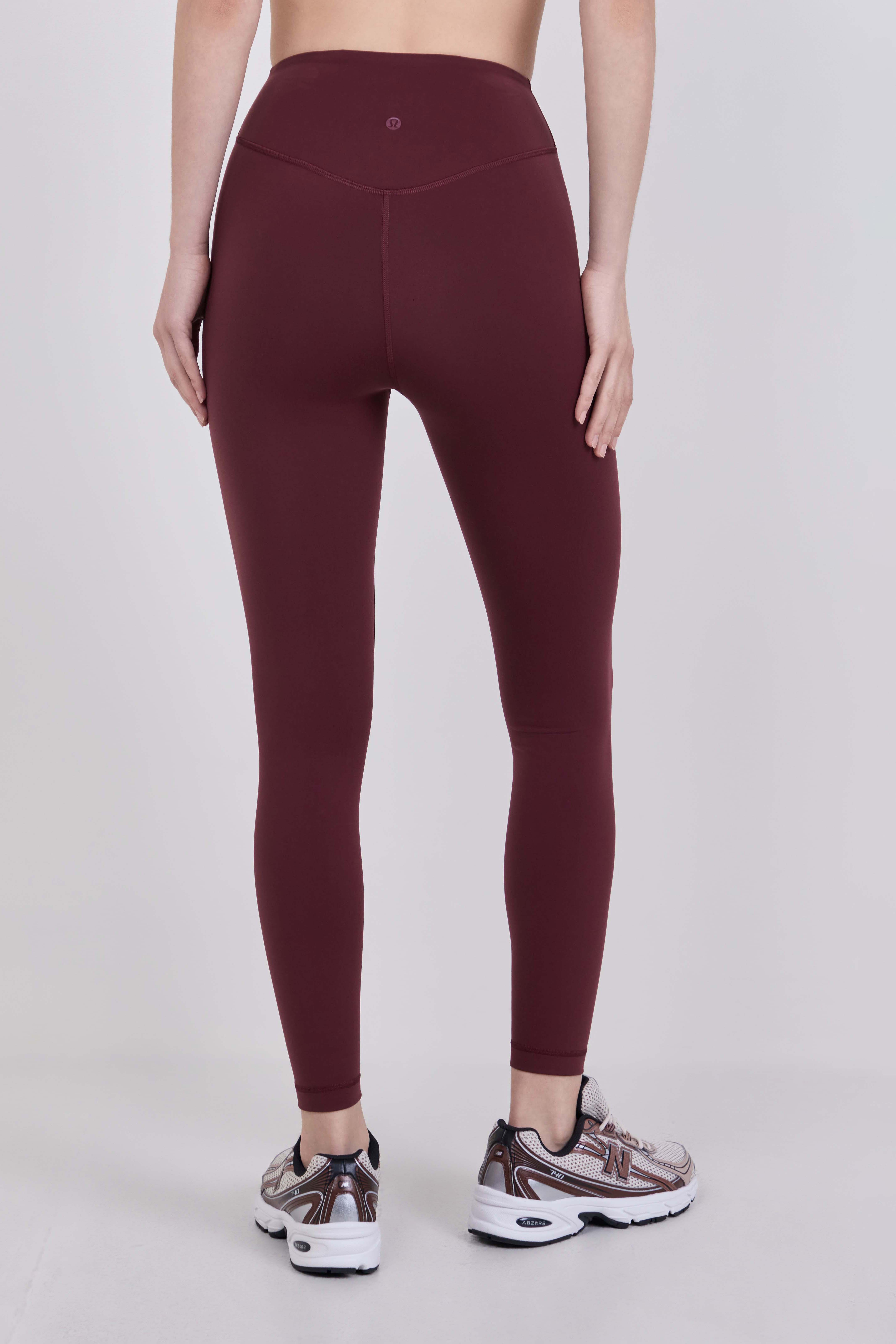 תמונת דוגמן אחורית של Wunder Under SmoothCover High-Rise Tight 25''