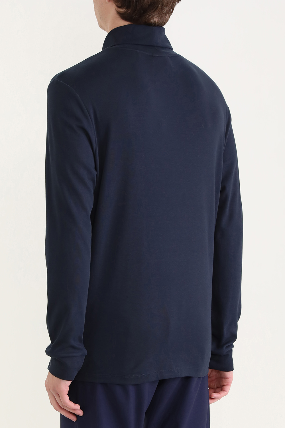 תמונת דוגמן אחורית של חולצת טי גולף ארוכה עם לוגו פאץ'