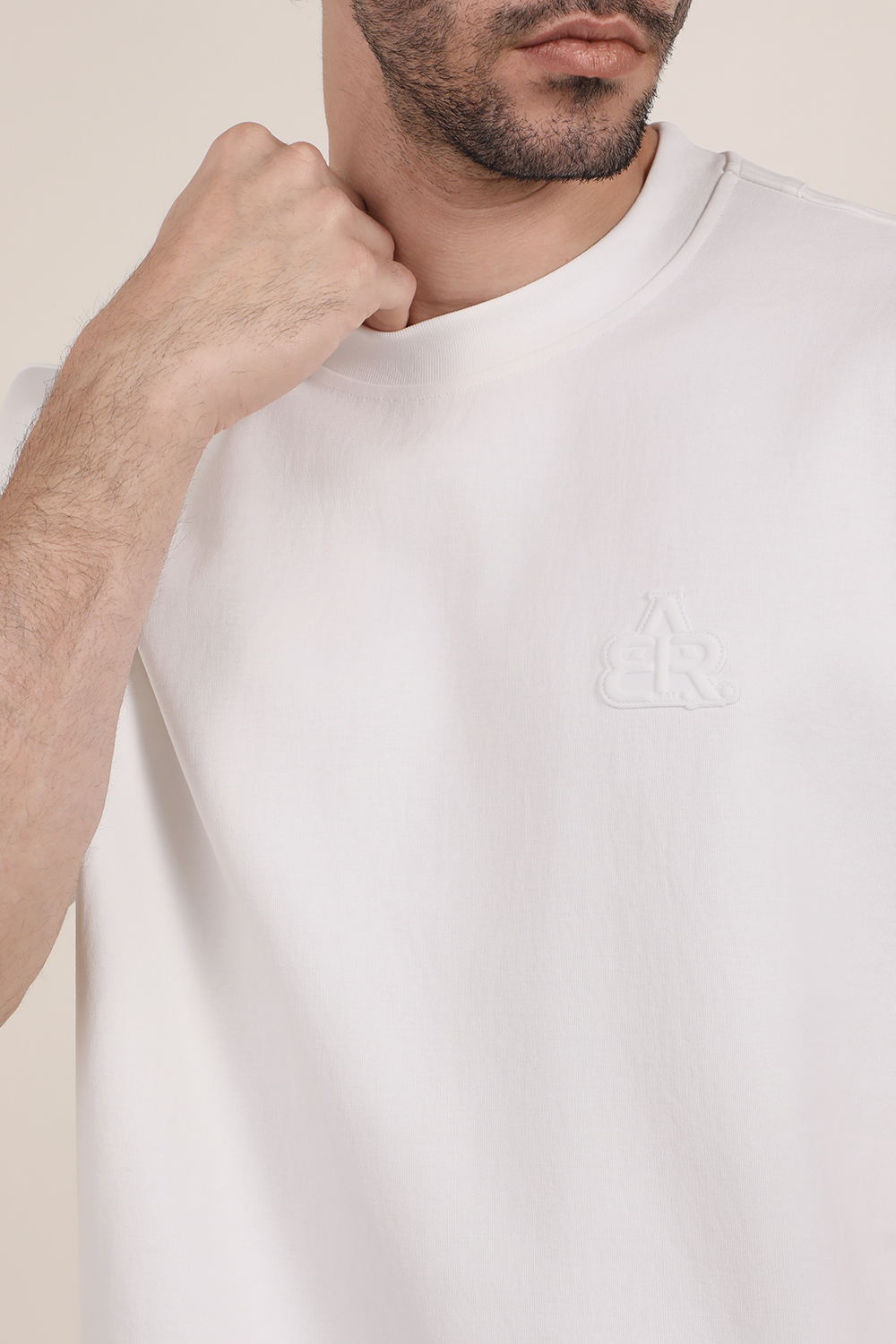 תמונת תקריב דוגמן של חולצת טי