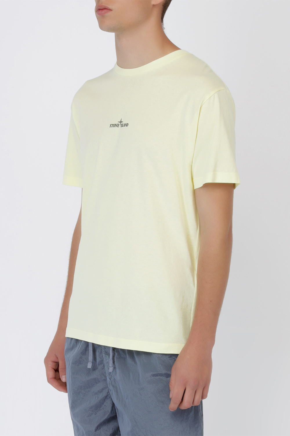 תמונת דוגמן קידמית של Logo T-Shirt in Yellow
