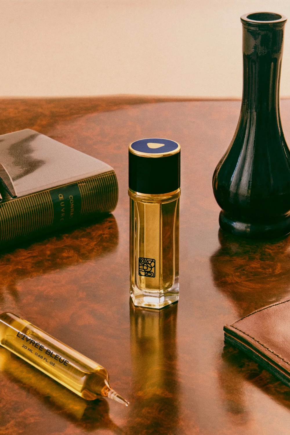 תמונת תקריב של L'Ivree Bleue Eau de Parfum 20ml