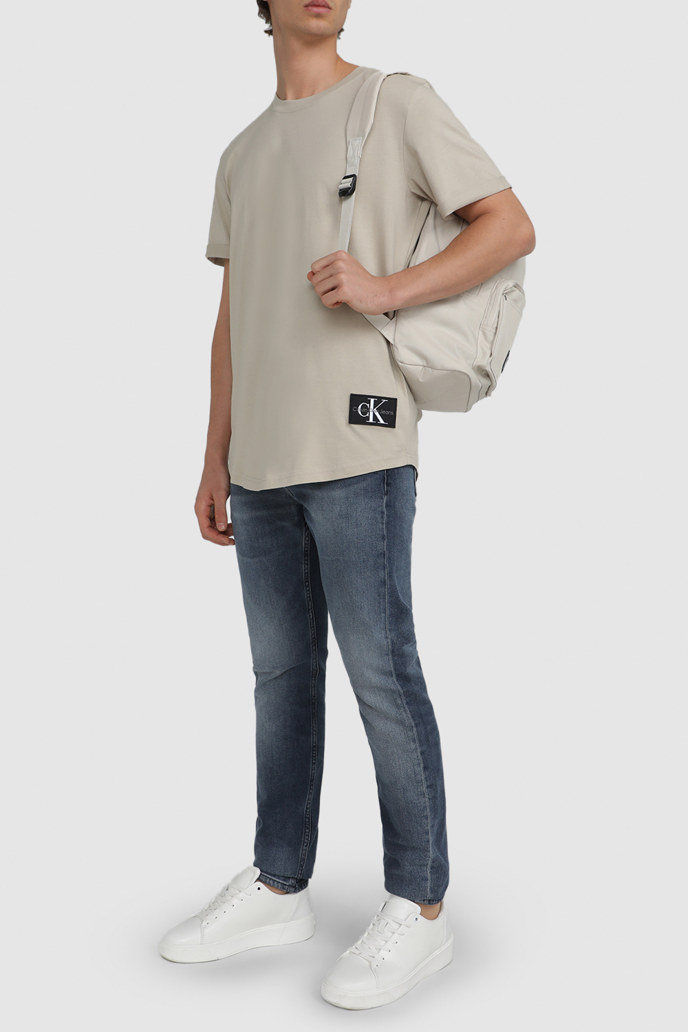 תמונת דוגמן קידמית של תיק גב