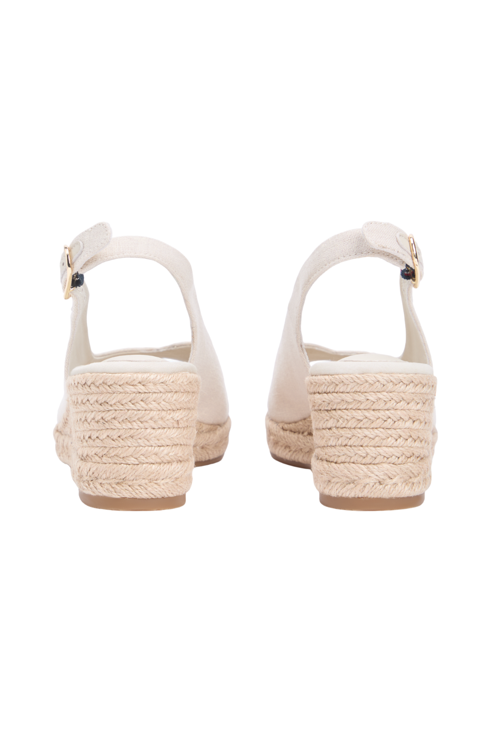 תמונת תקריב של נעלי עקב אספדריל