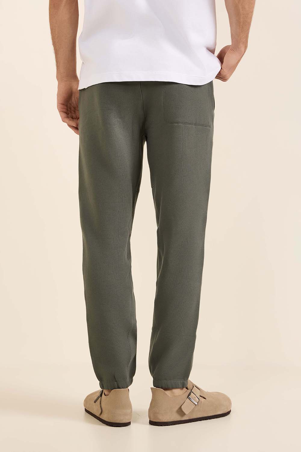 תמונת דוגמן אחורית של Steady State Jogger *Regular