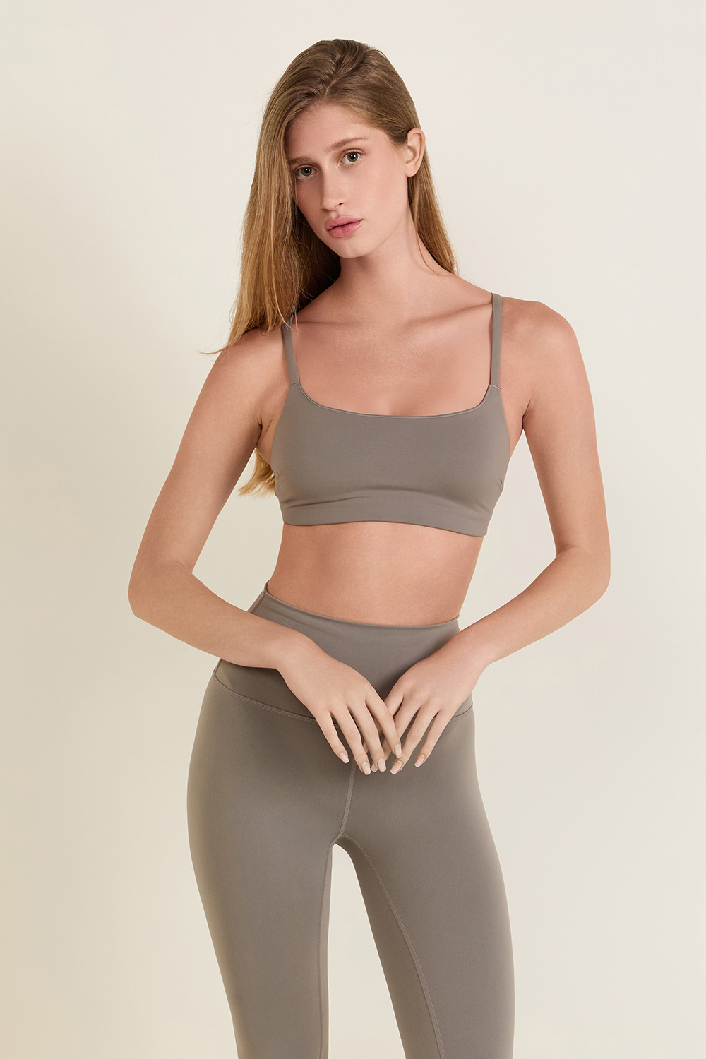 תמונת דוגמן קידמית של Wunder Train Strappy Racer Bra C/D Cup