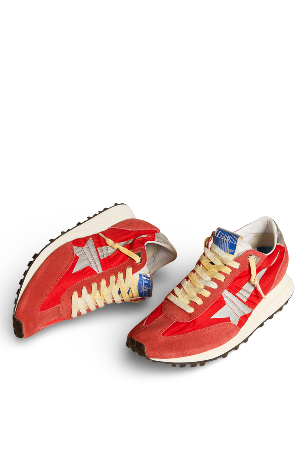 תמונה אחורית של נעלי סניקרס מרתון